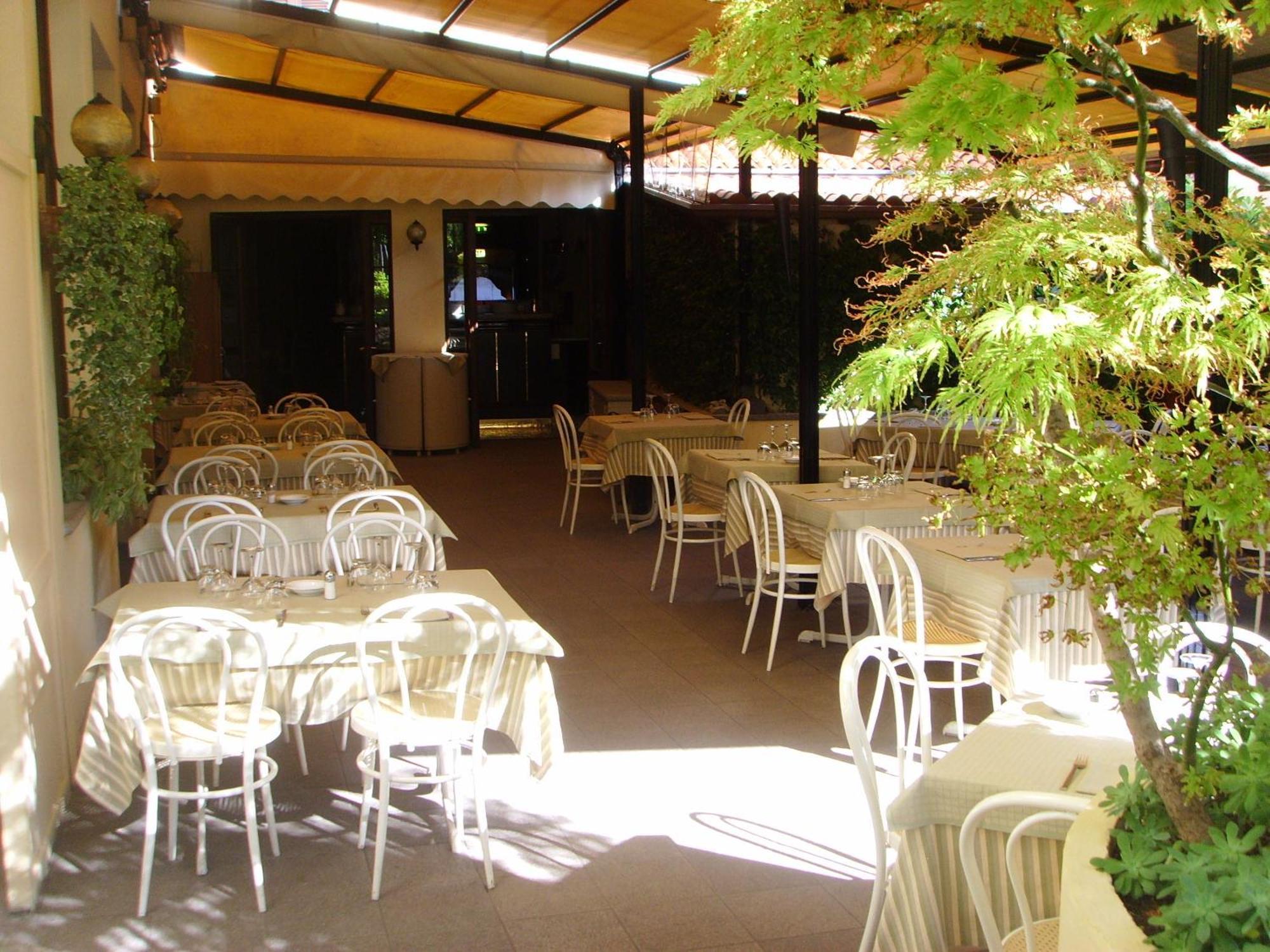 Albergo Giardino チェルノッビオ エクステリア 写真