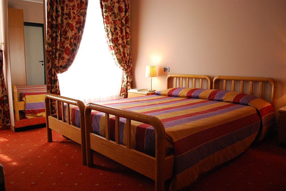 Albergo Giardino チェルノッビオ エクステリア 写真