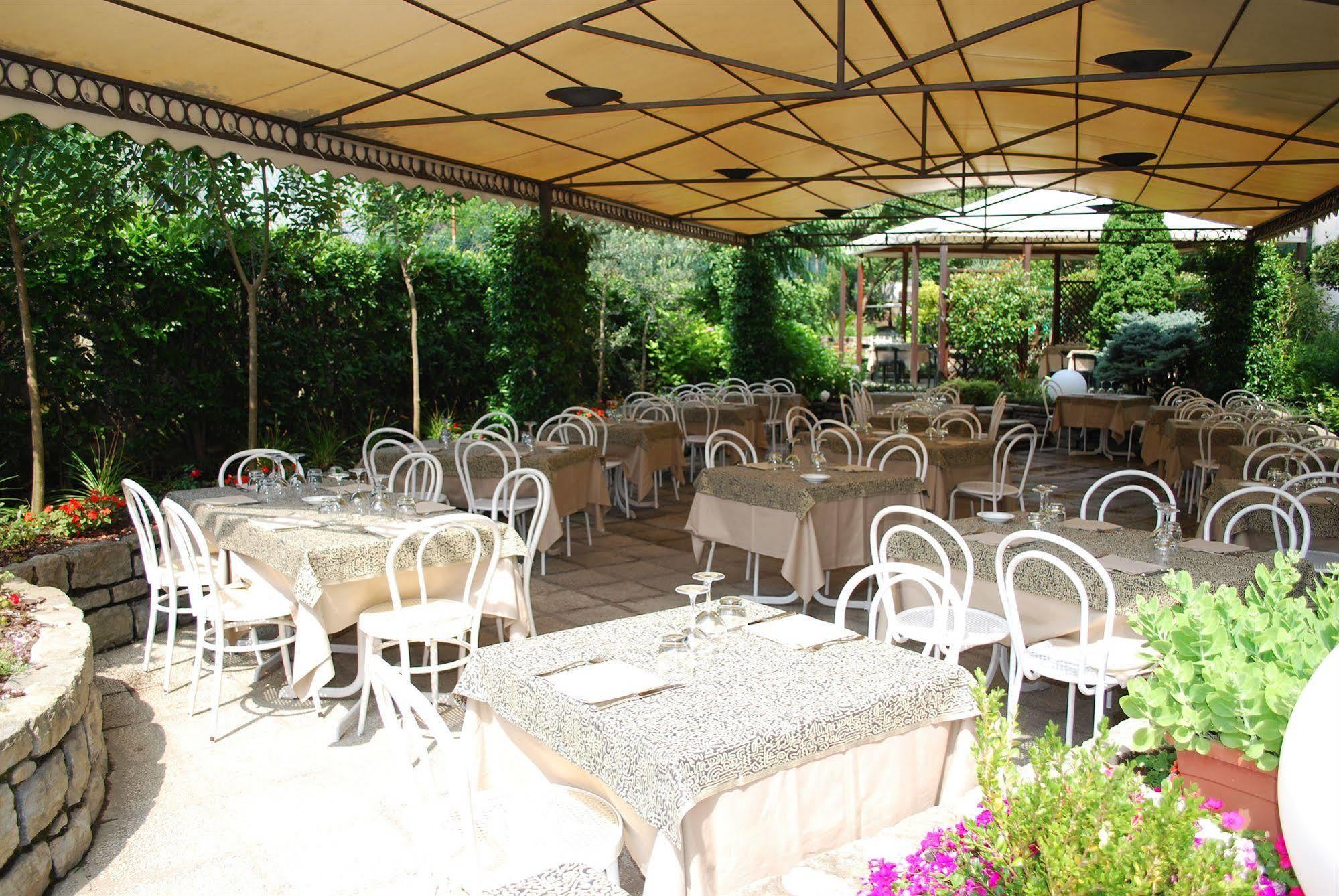 Albergo Giardino チェルノッビオ エクステリア 写真