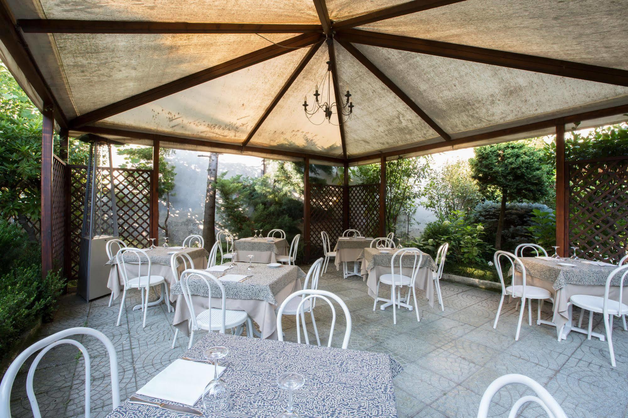 Albergo Giardino チェルノッビオ エクステリア 写真