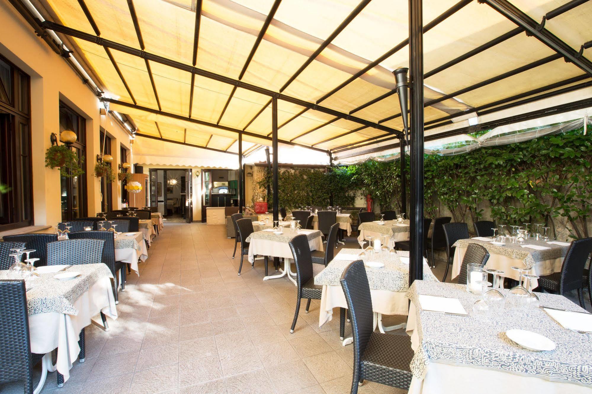 Albergo Giardino チェルノッビオ エクステリア 写真